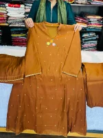 Floral Motif Silk-Blend Kurta Set - Image 4